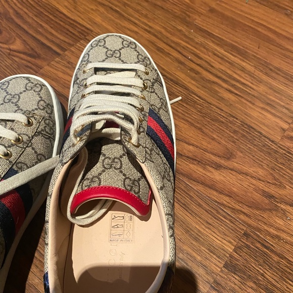 New without tags:Gucci ace supreme sneakers! In size 40. - Picture 6 of 11